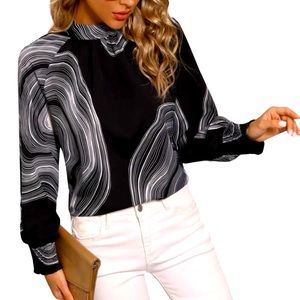 Black & white lightweight blouse-New!